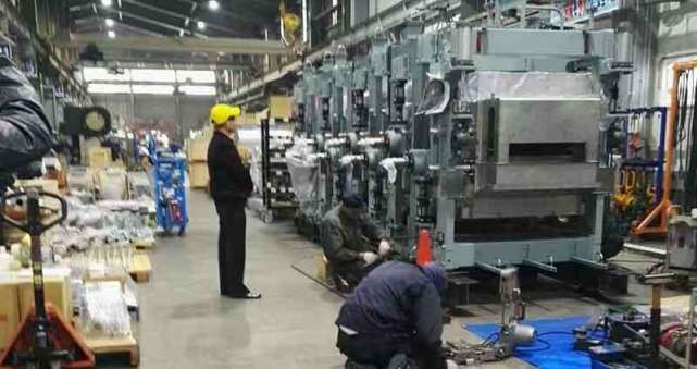 工廠管理層比干活的還多,老師傅辭職的話,老板低下了頭